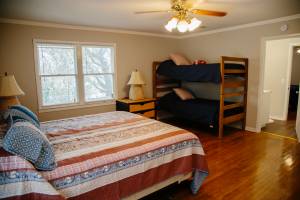 dock-house-bedroom